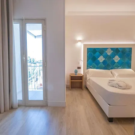 Splendid 4* تاورمينا